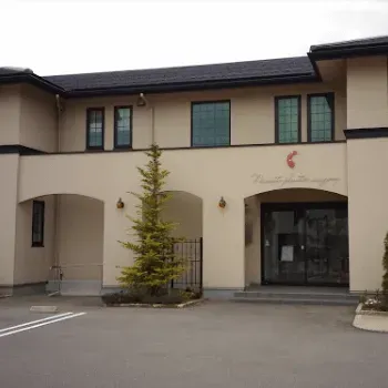 畷形成外科医院の外観の様子